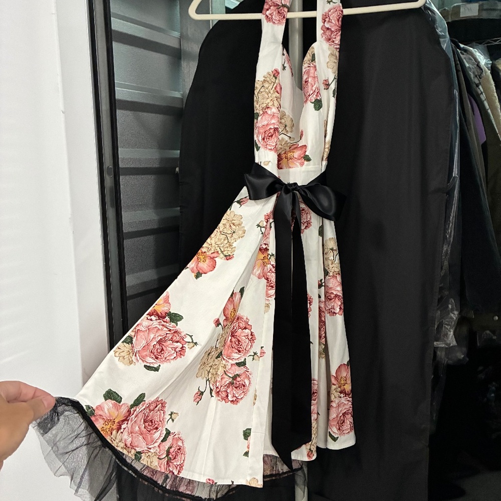 Retro Cotton A-Line 1950s Halter Dress Floral Print Satin Sash White Pink Black